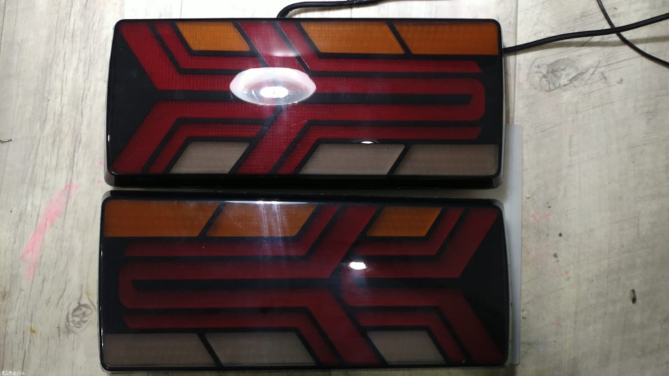 CUSTOMні задні LED ліхтарі на ВАЗ-2107 1