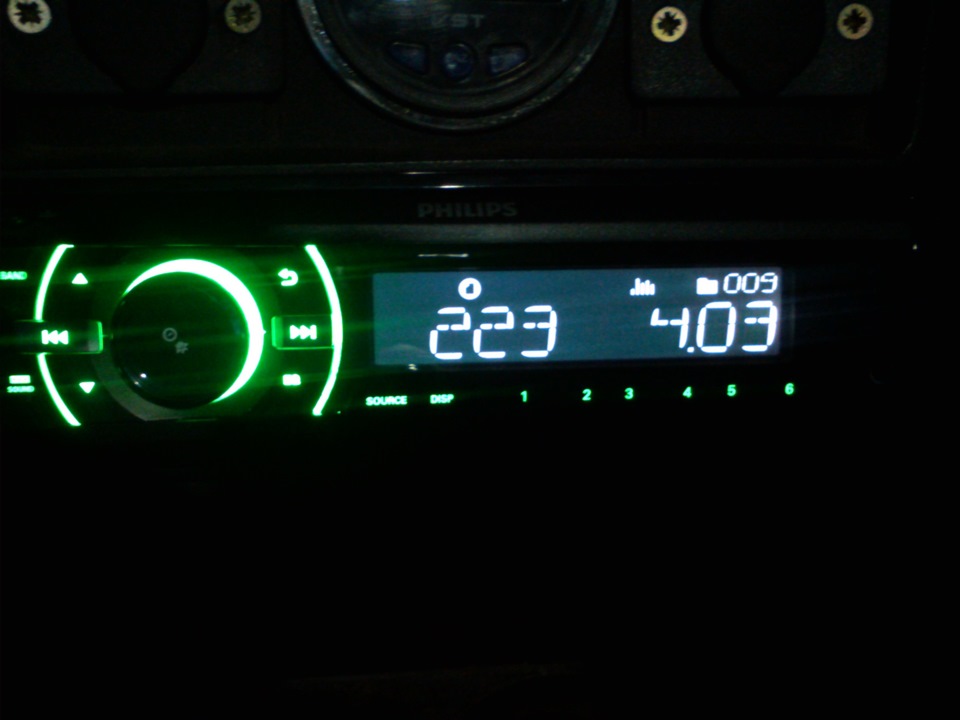 Прикупив автомагнітолу PHILIPS CE133R/51 3