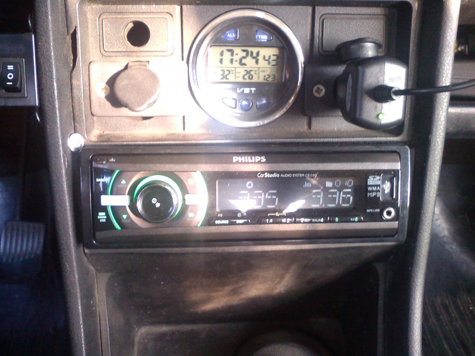 Прикупив автомагнітолу PHILIPS CE133R/51 5