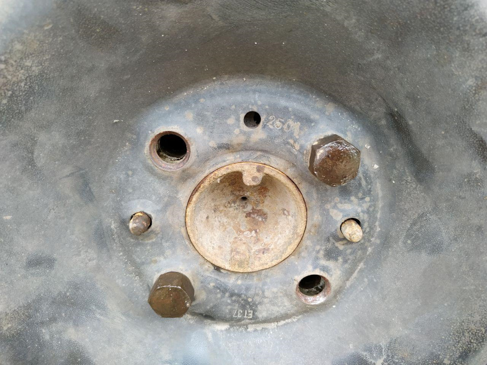 R14 4x100 на ВАЗ 2107 1