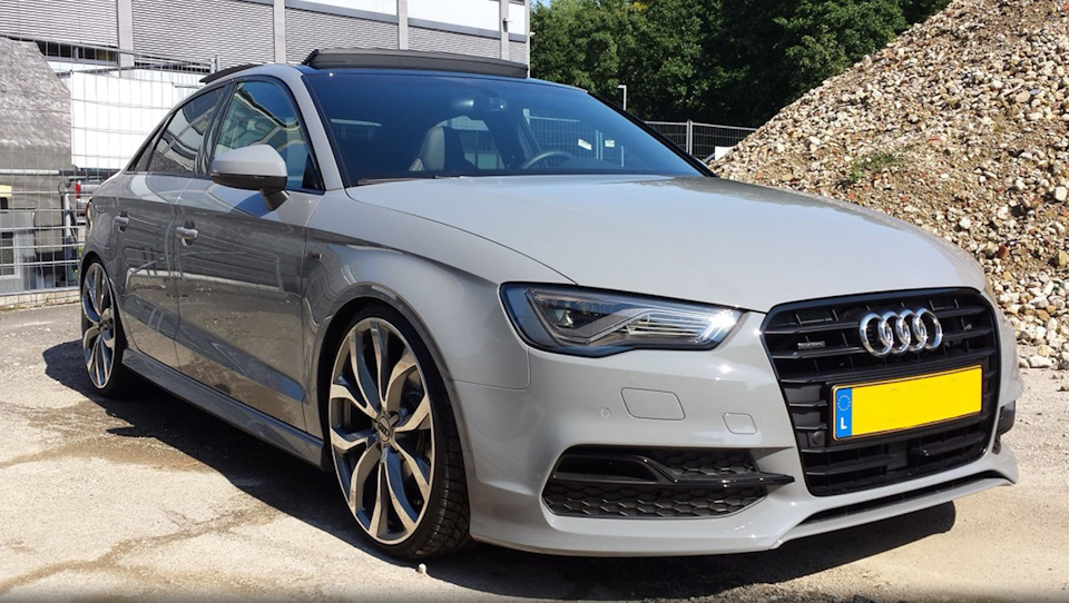 Купив фарбу. Колір Nardo Grey LY7C 2