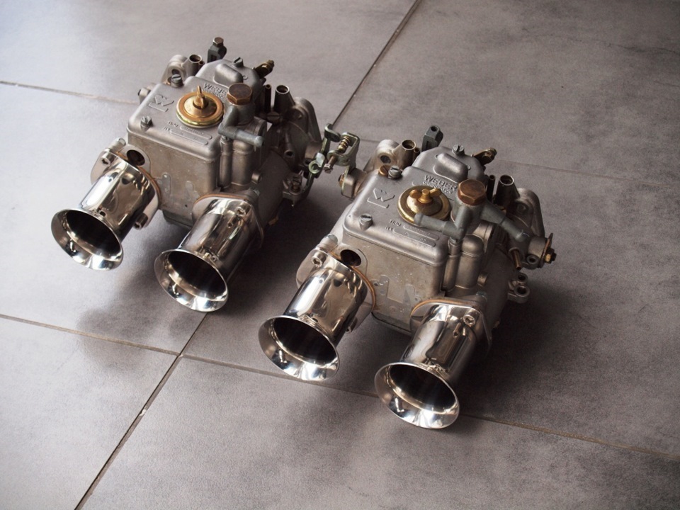 Weber 45 DCOE Twin Carbs 1