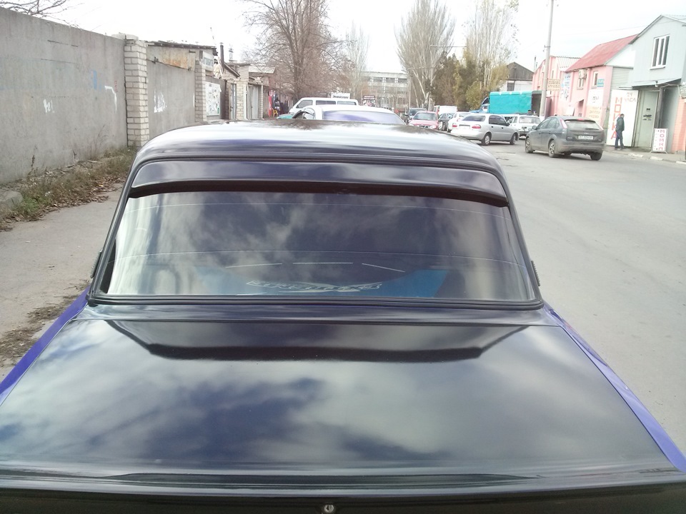 Козирок заднього скла 3