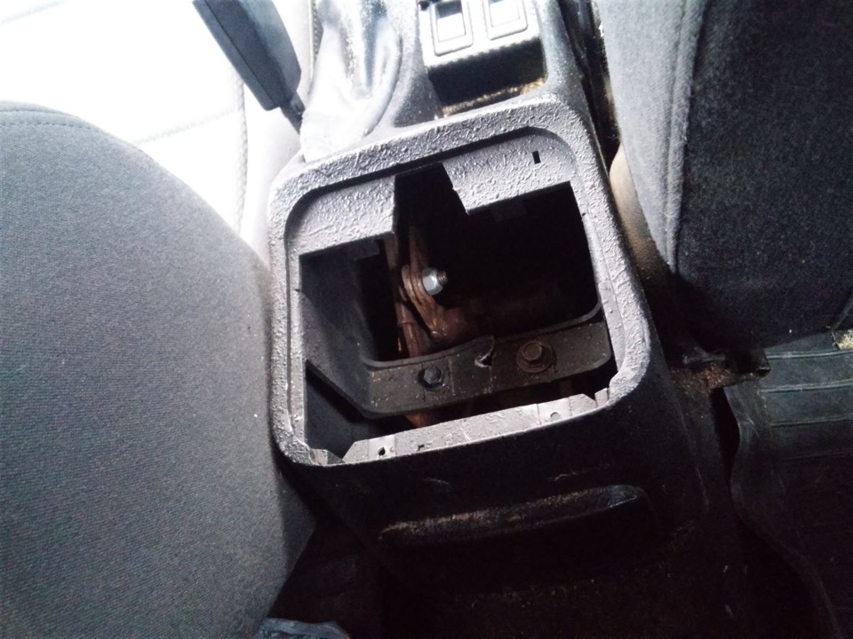 Приємні дрібниці (Підлокітник від KIA Cerato 2008р.) 1