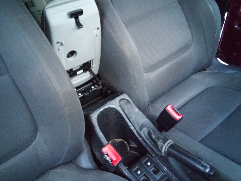 Приємні дрібниці (Підлокітник від KIA Cerato 2008р.) 5