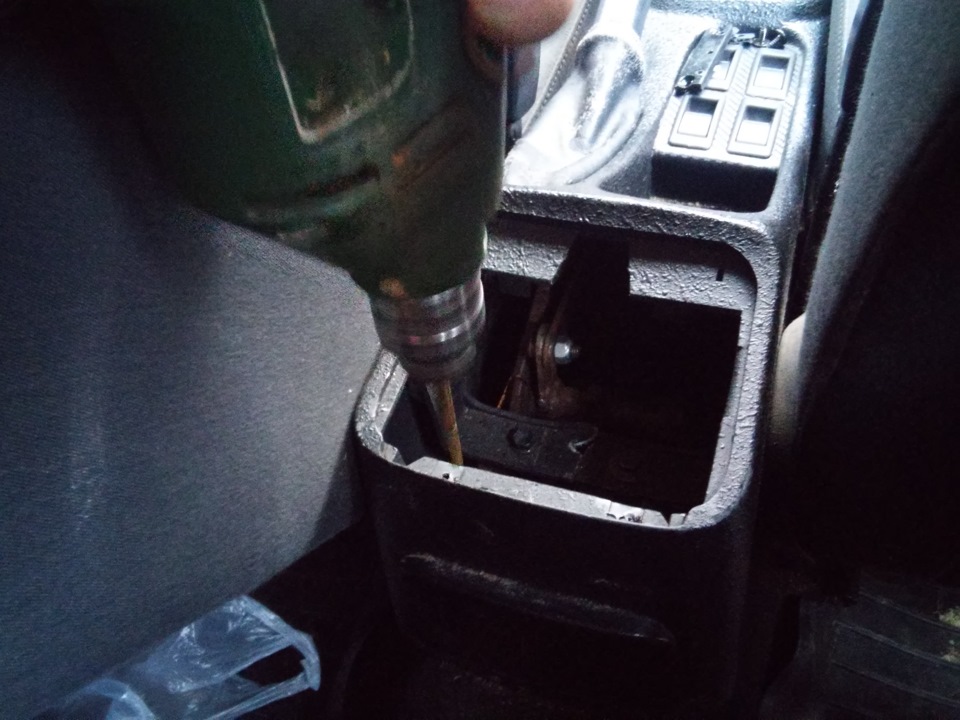 Приємні дрібниці (Підлокітник від KIA Cerato 2008р.) 2