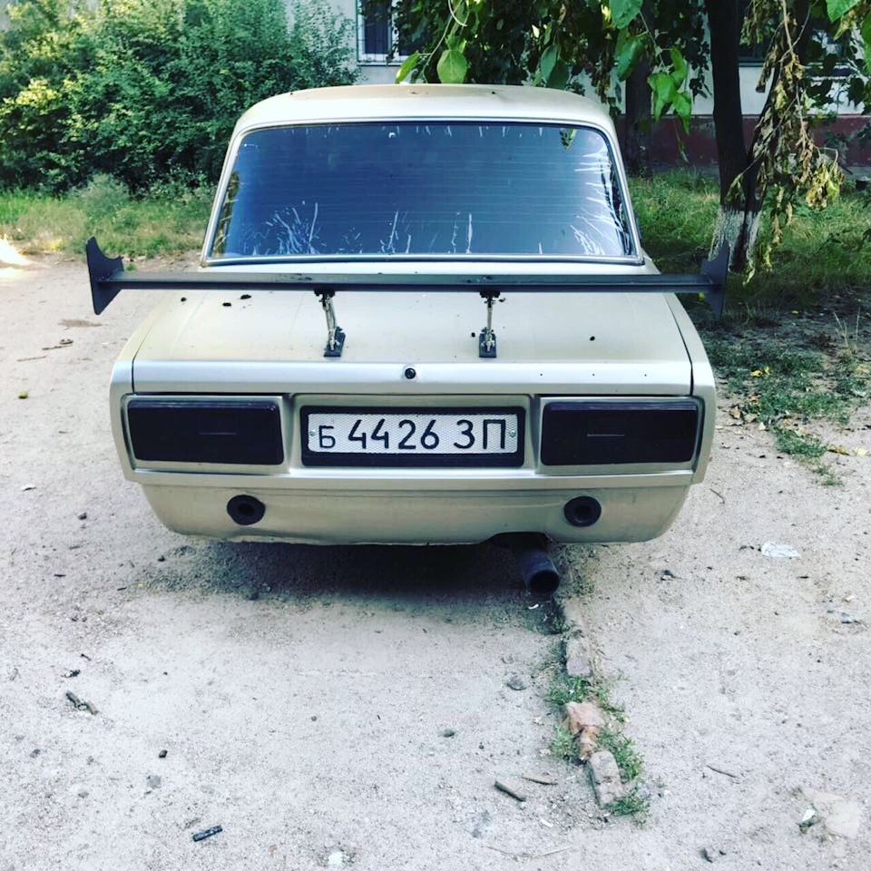 +1 жигуль у дворі 4