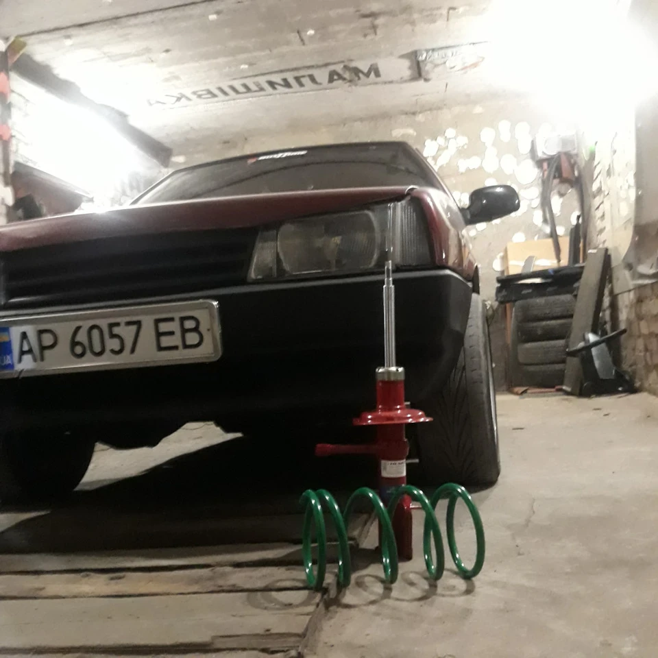 Чуть ближе к асфальту 🙂