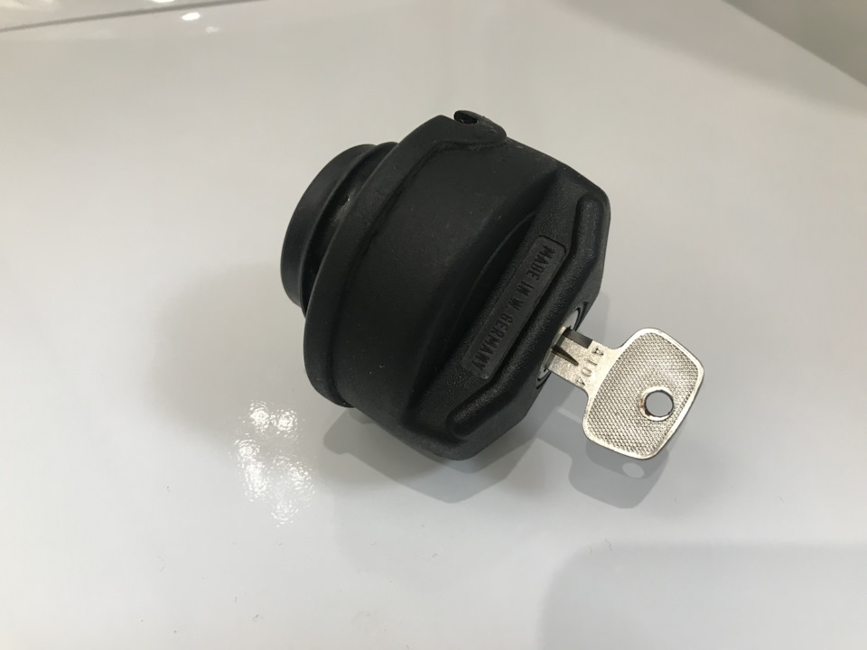 Дилерська кришка бензобака 2108 MADE IN W.GERMANY 2