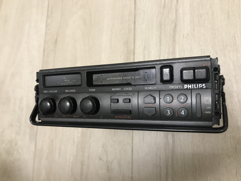 Ділерська магнітола Philips DS 652 2