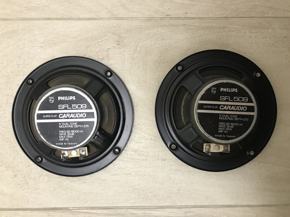 Дилерські динаміки Philips SFL 509. 4