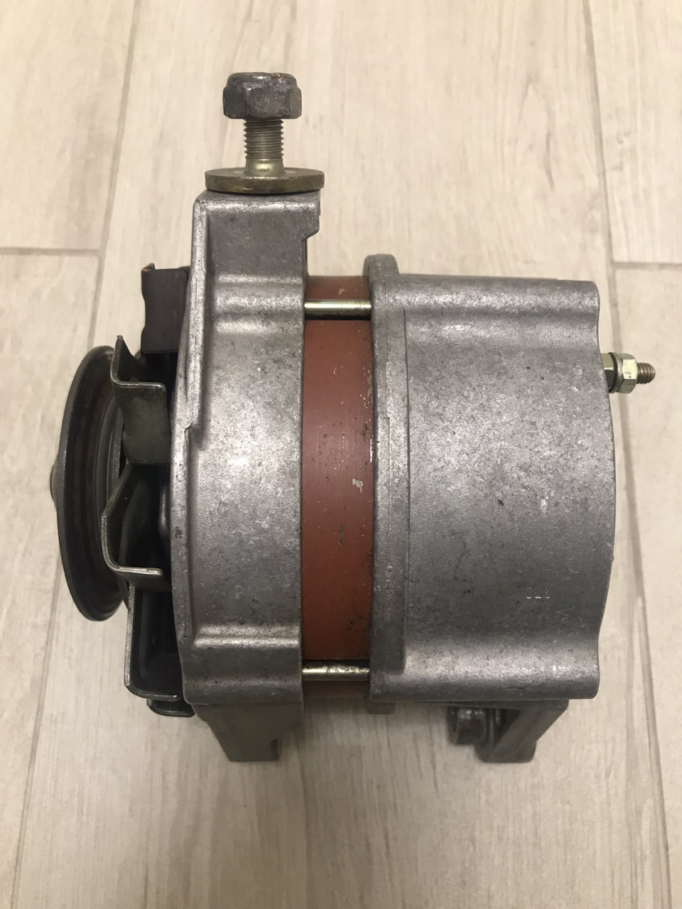 Генератор BOSCH 0 120 488 280 на 2108 2