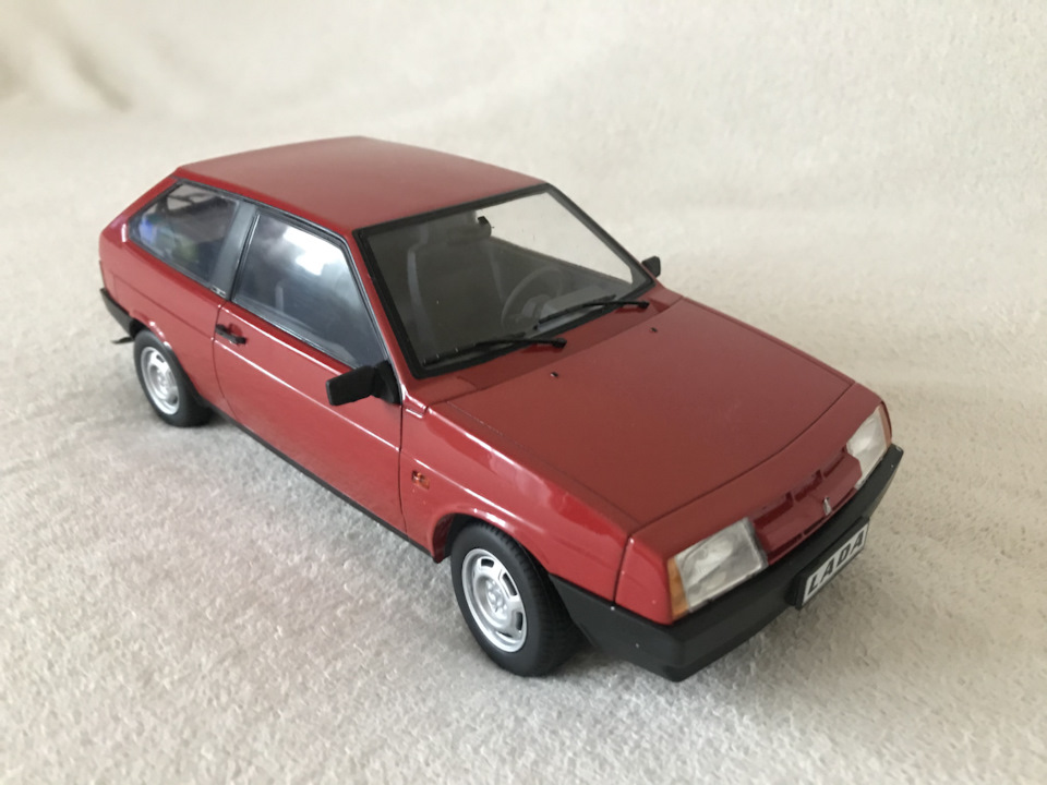 LADA 2108 SAMARA 1989 (1:18) 1