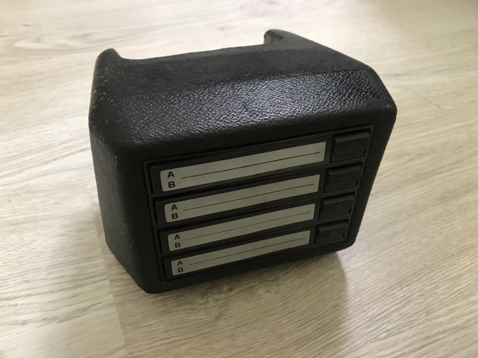 Tape box Lada Samara (дилерський підкасетник) 1