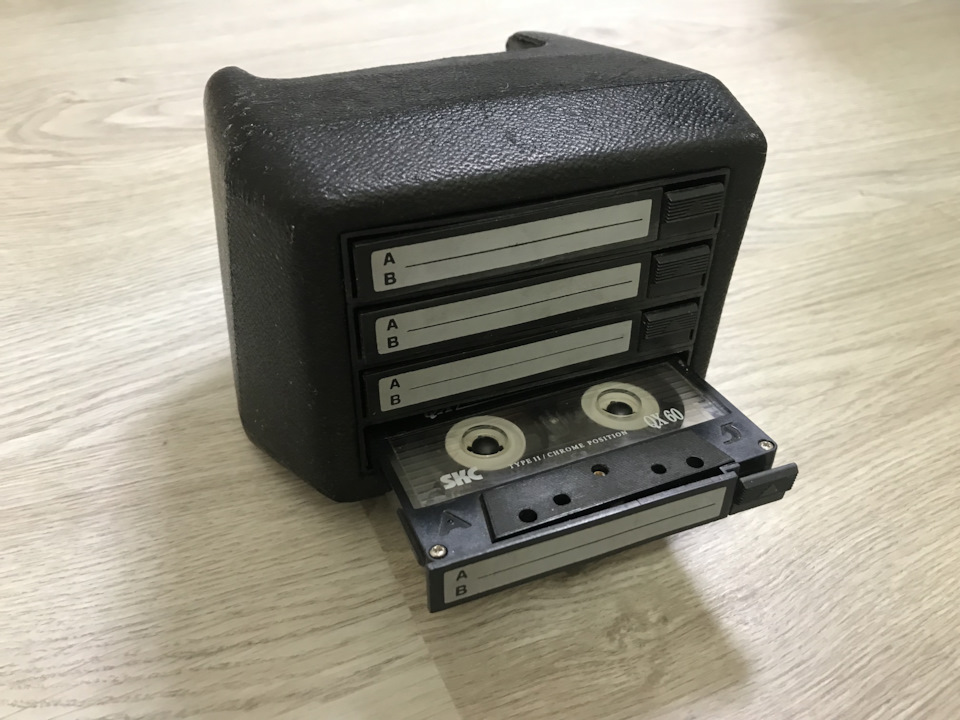 Tape box Lada Samara (дилерський підкасетник) 2