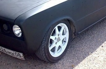 Порадьте які краще поставити і де можна купити, але не більше ніж R 15. 1