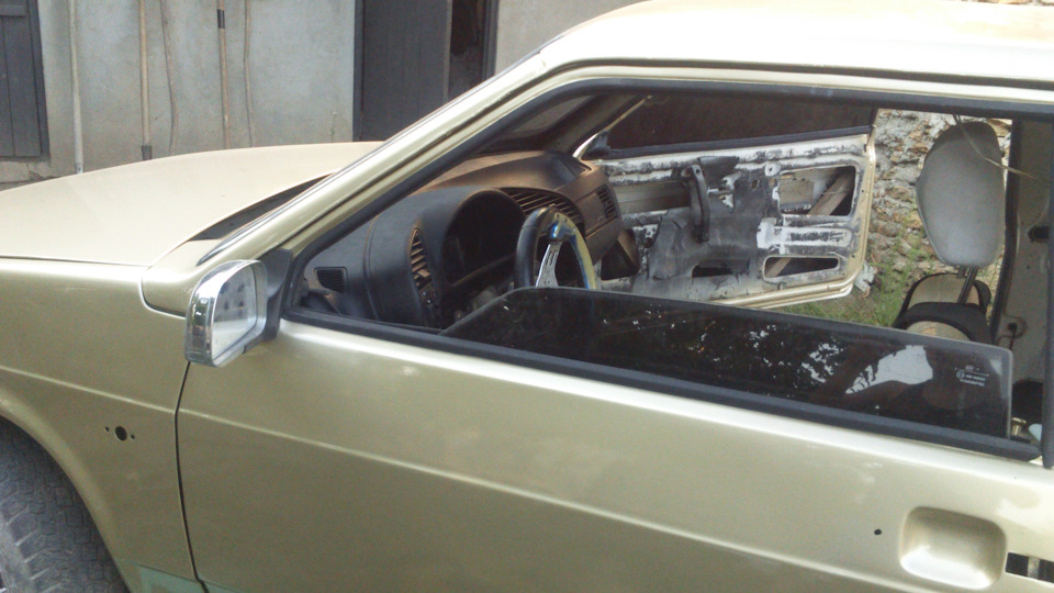 BMW E36 torpedo 1