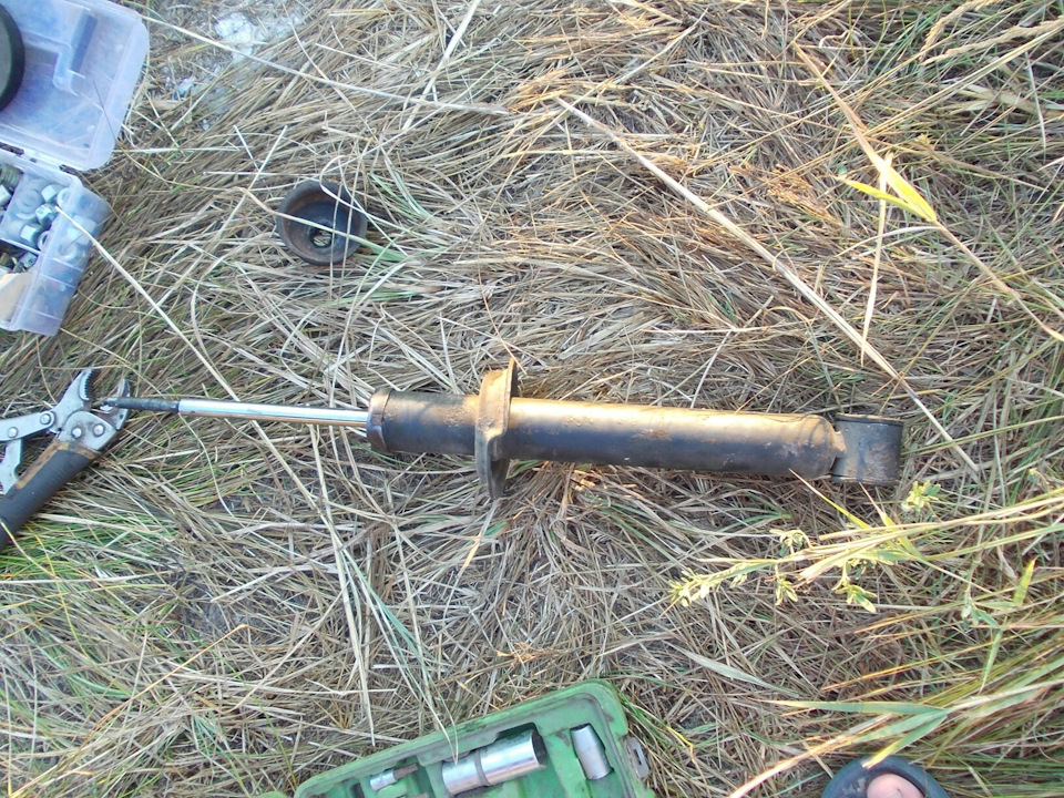 Заміна задньої стійки та чашки 2