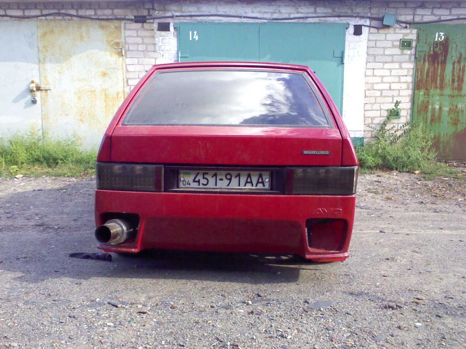 виїхав 3