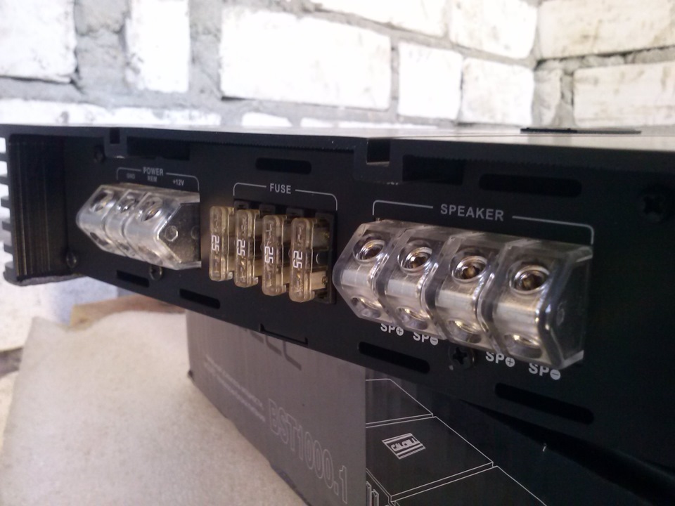 CALCELL BST 1000.1 та Alpine CDA-9884R 4