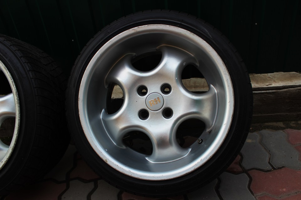 Продано RH R16 4x100 j9 ET45 и R17 7j 4x100 ET35 2