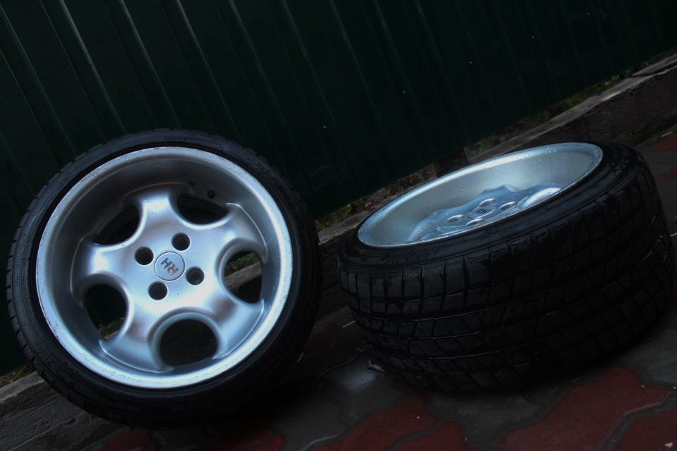 Продано RH R16 4x100 j9 ET45 и R17 7j 4x100 ET35 4