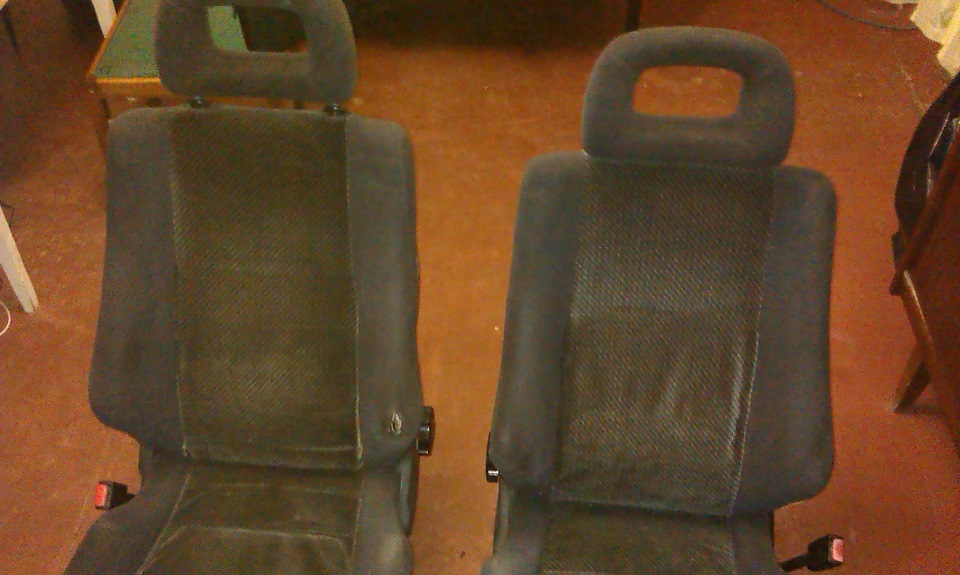 Прийшли сидіння Recaro 4