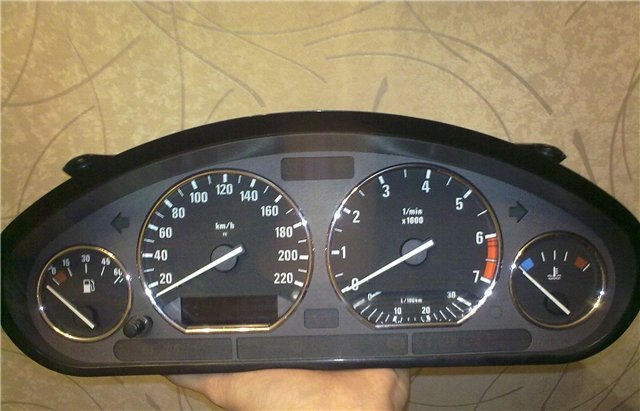 Хром кільця в приладку BMW E36 2