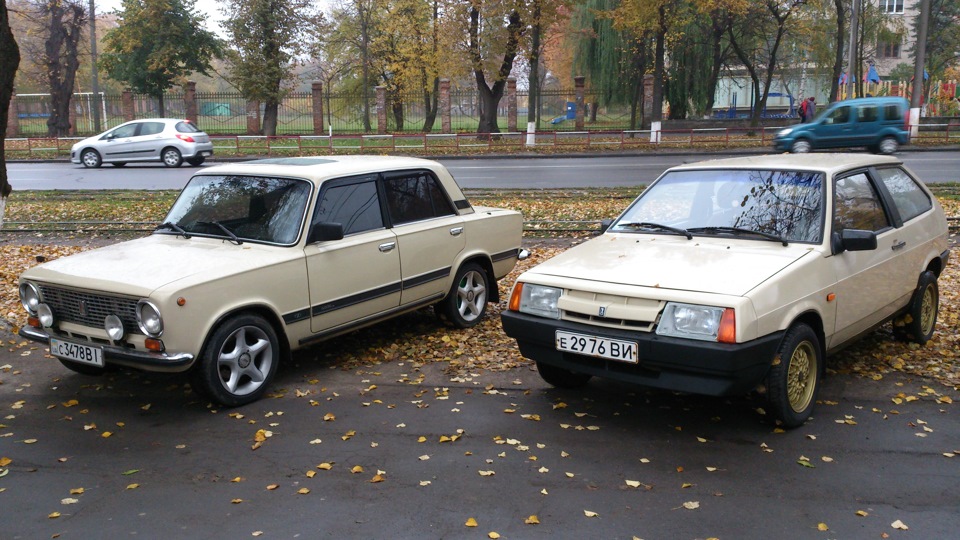 2 бежеві 1