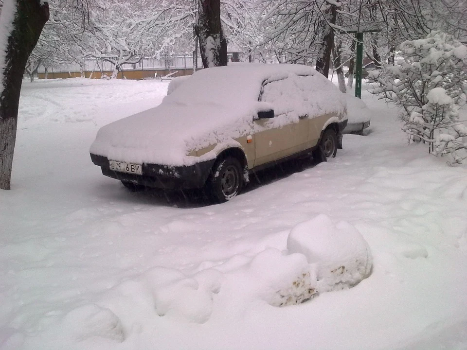 Поки що пішки)