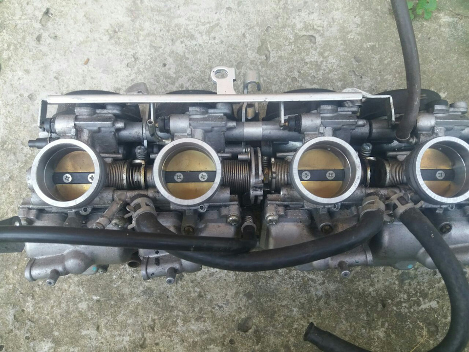 4 карби Keihin 600 cbf 1