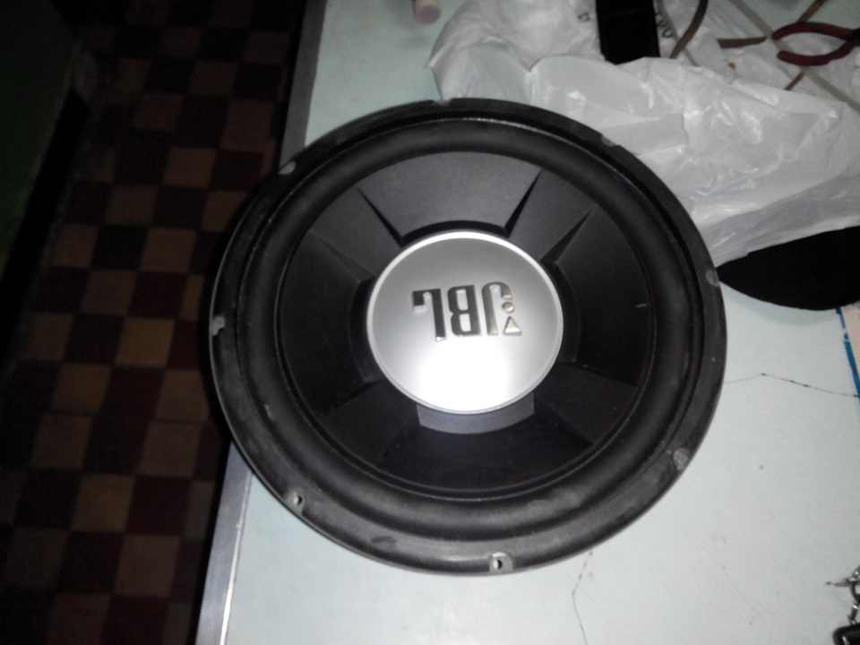 Початок! Сабвуфер JBL. 4