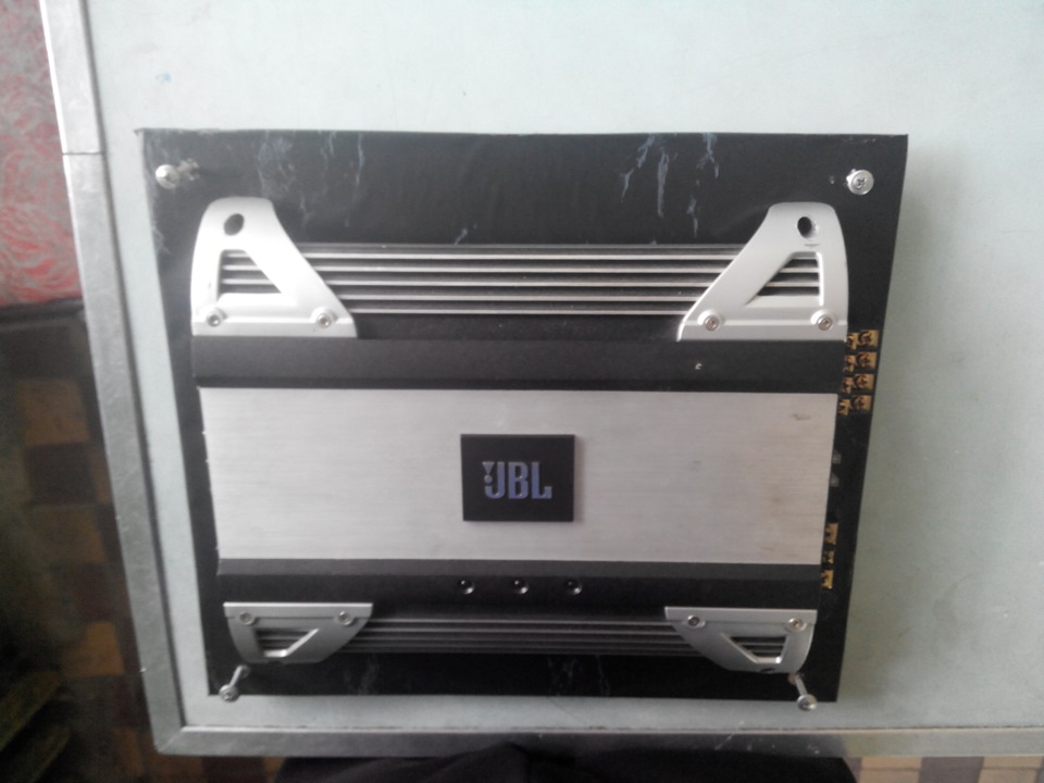 Підсилювач 4х канальний JBL. 1
