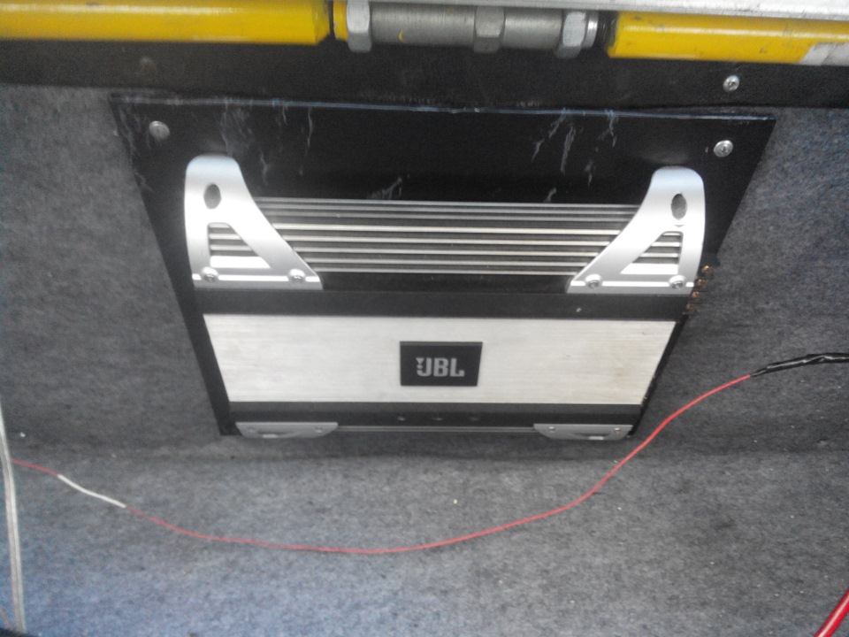 Підсилювач 4х канальний JBL. 3