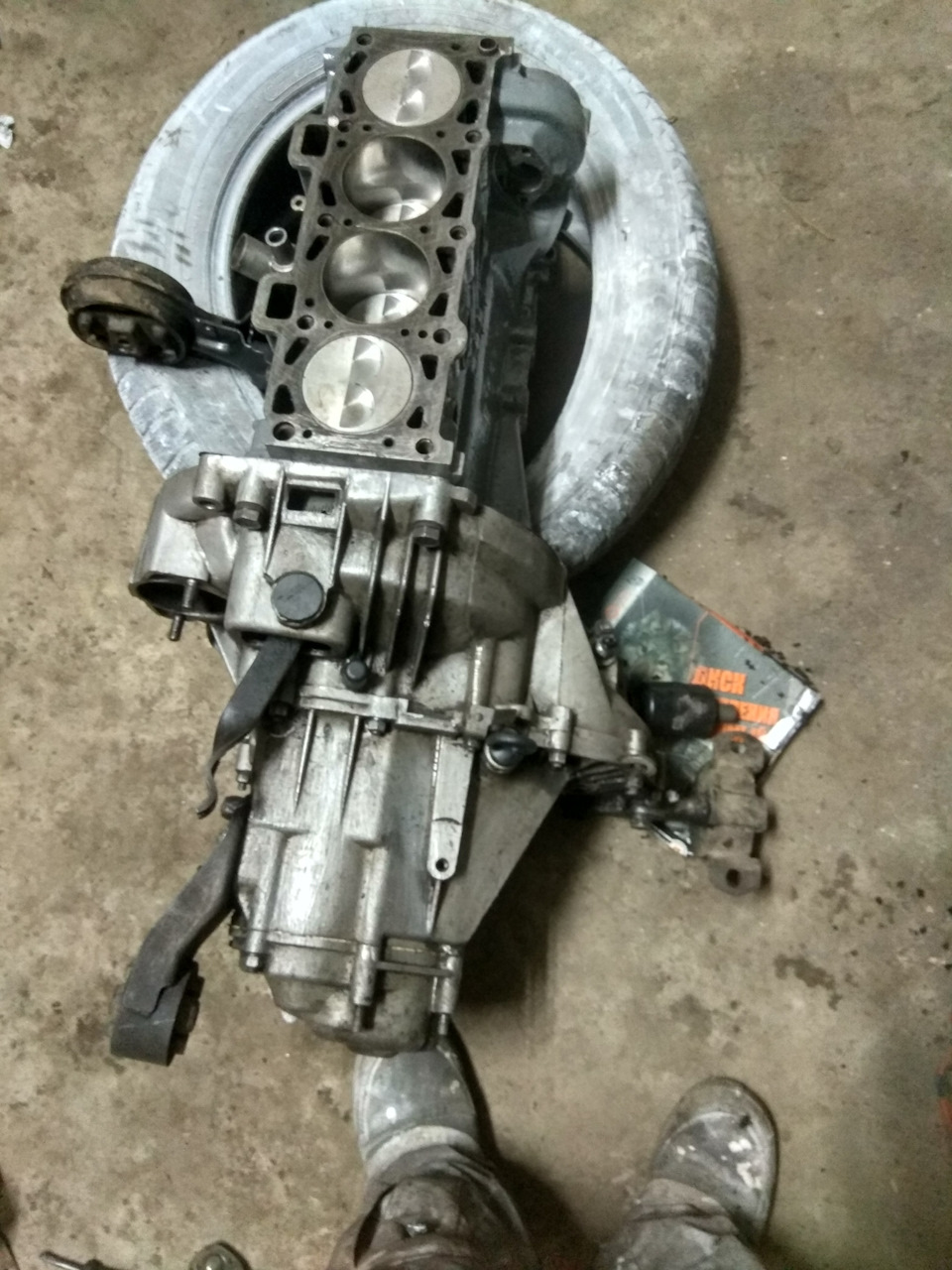 Без допомоги сам ставлю двигун із кпп 😒😒 1