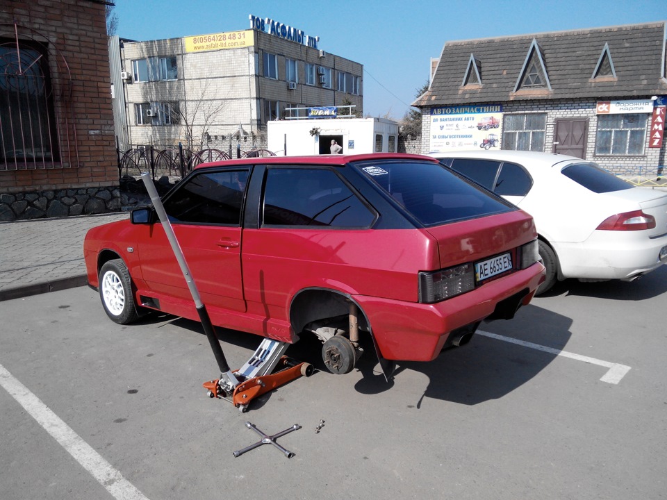 Перевзувся на літні Лабутени. 2