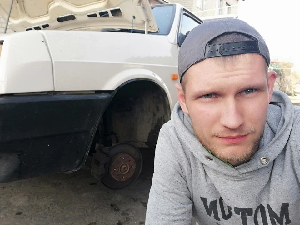 Заміна рульових наконечників та шарових опор.