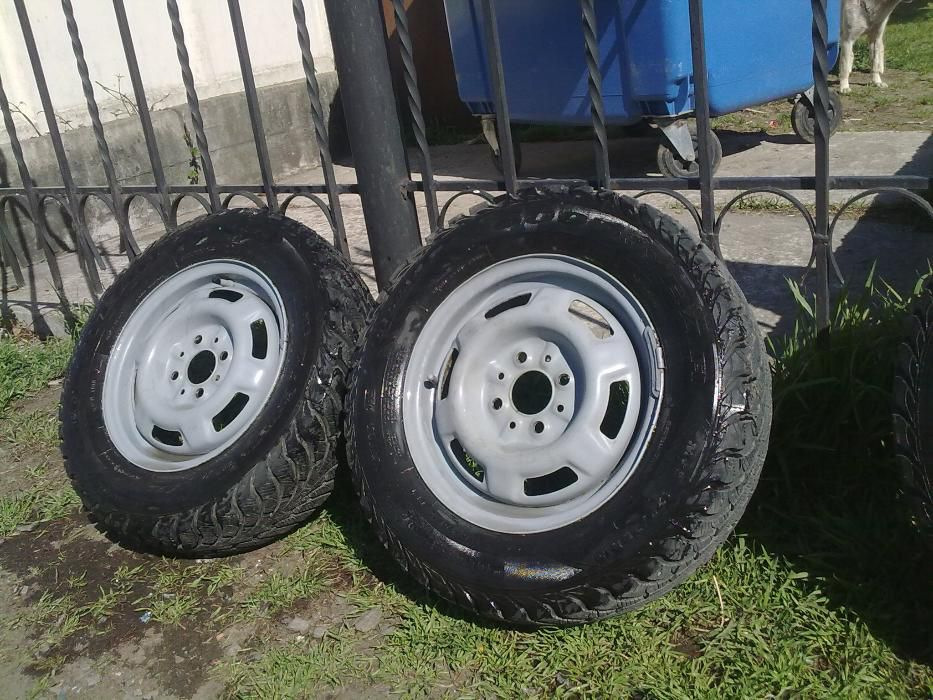 Зимова гума з дисками R13 4/98 Ваз 4