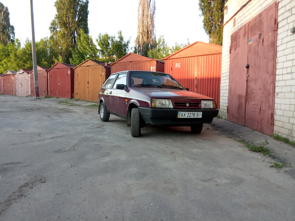 Місто тополиного пуху, акацій та BMW. Поїздка до Дніпра. 2