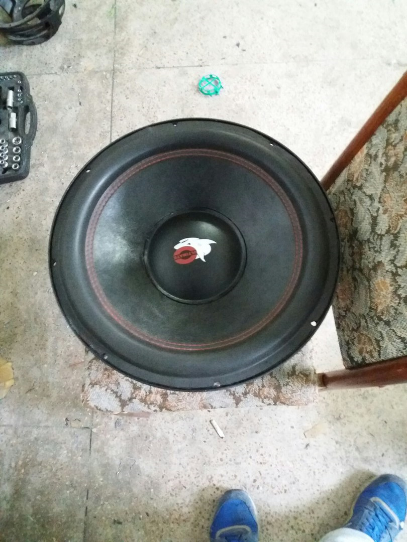 Custom on base Ultimate Audio JSW-15 2