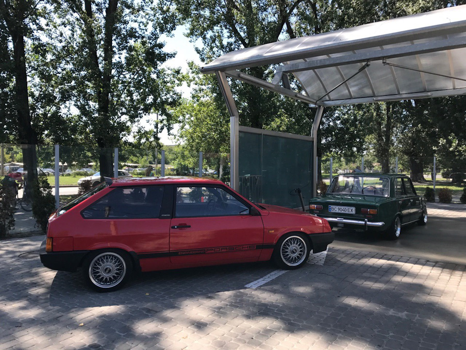 Дві круті тачки в кадрі=) 3