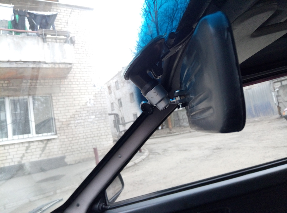 Салонне дзеркало заднього виду на присосці 4