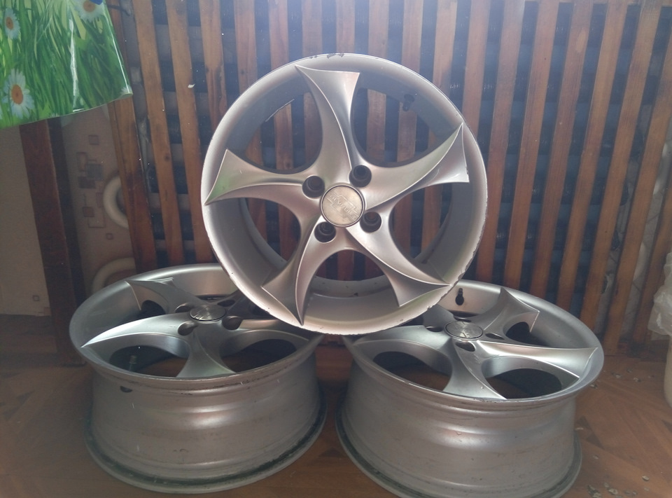 Лиття R15 4*100*6.5J 3