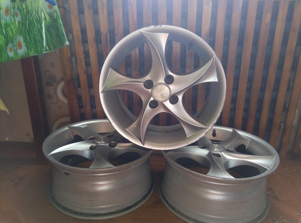 Лиття R15 4*100*6.5J 1