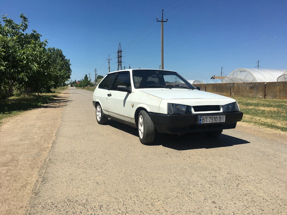 Пофарбував фари в чорний + сітка решітки