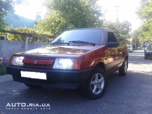Фото з сайту продажу та найближчі плани 1