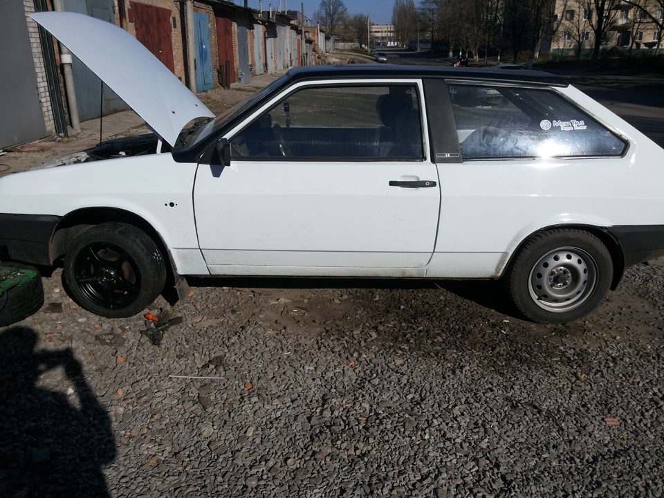 Кросівки на літо 2