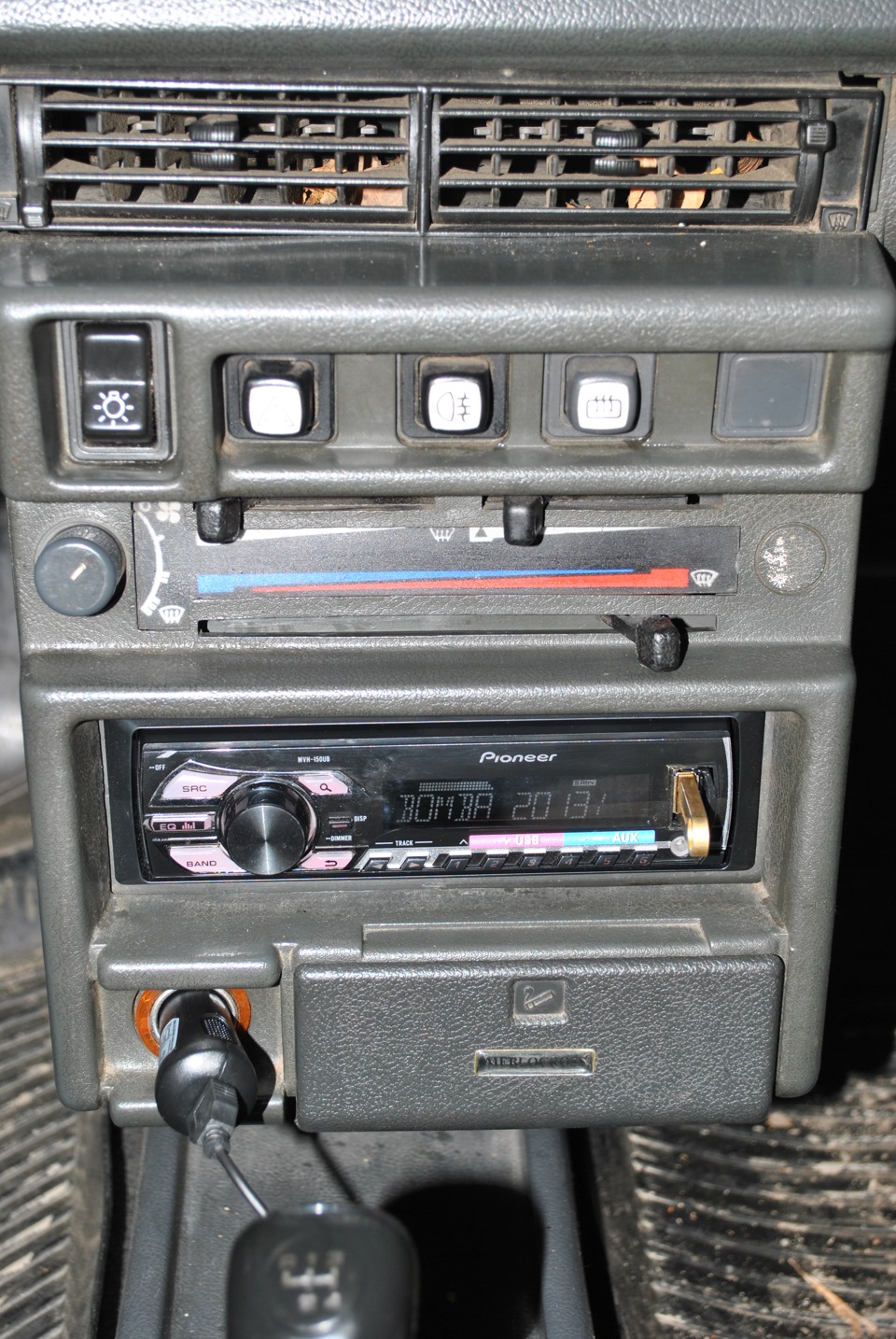 Автомагнітола Pioneer MVH-150UB 2