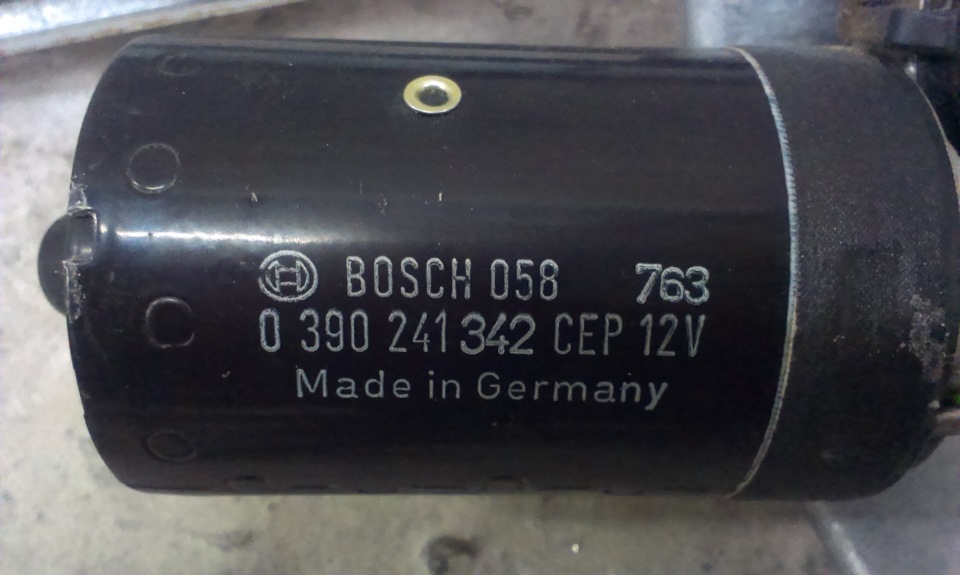 Корпус двірників з моторчиком BOSCH від BALTIC 4