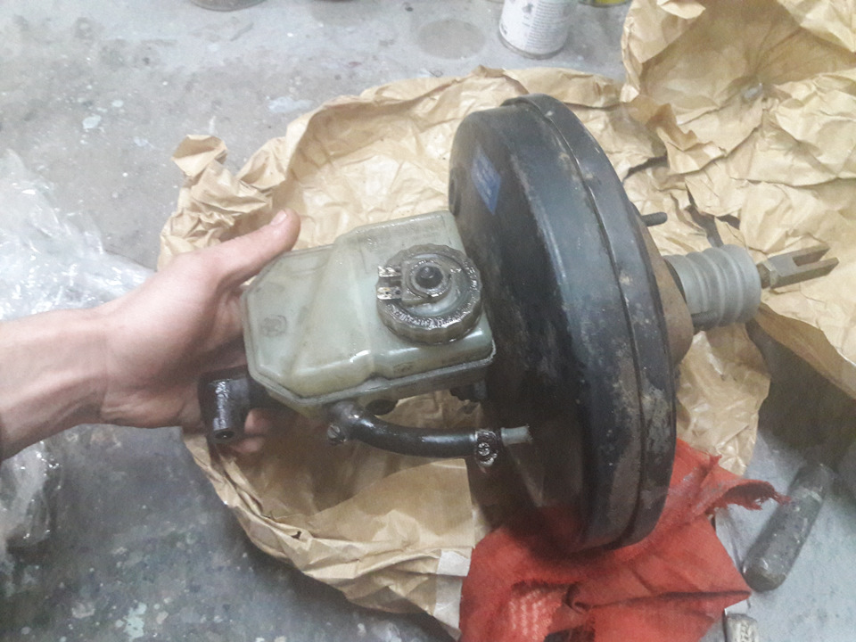 Вакуумник та ГТЦ BMW E30 на 2108 3